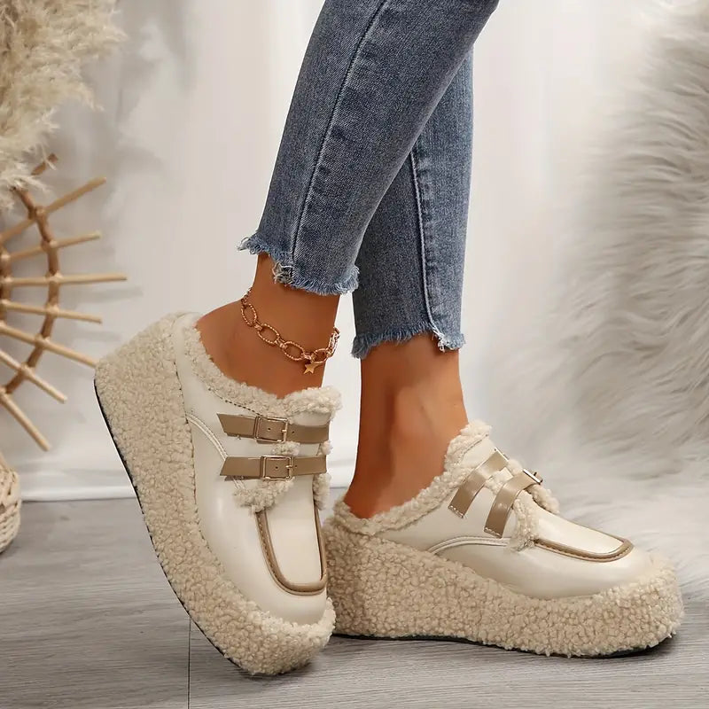 Amanda_Hubry_LuxeLoafer_Wedge_Heel_Comfort_Verfijning_in_Perfect_Evenwicht_Beige_6.webp