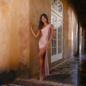 Amara Elegance | Luxe Satijnen One-Shoulder Avondjurk met Split