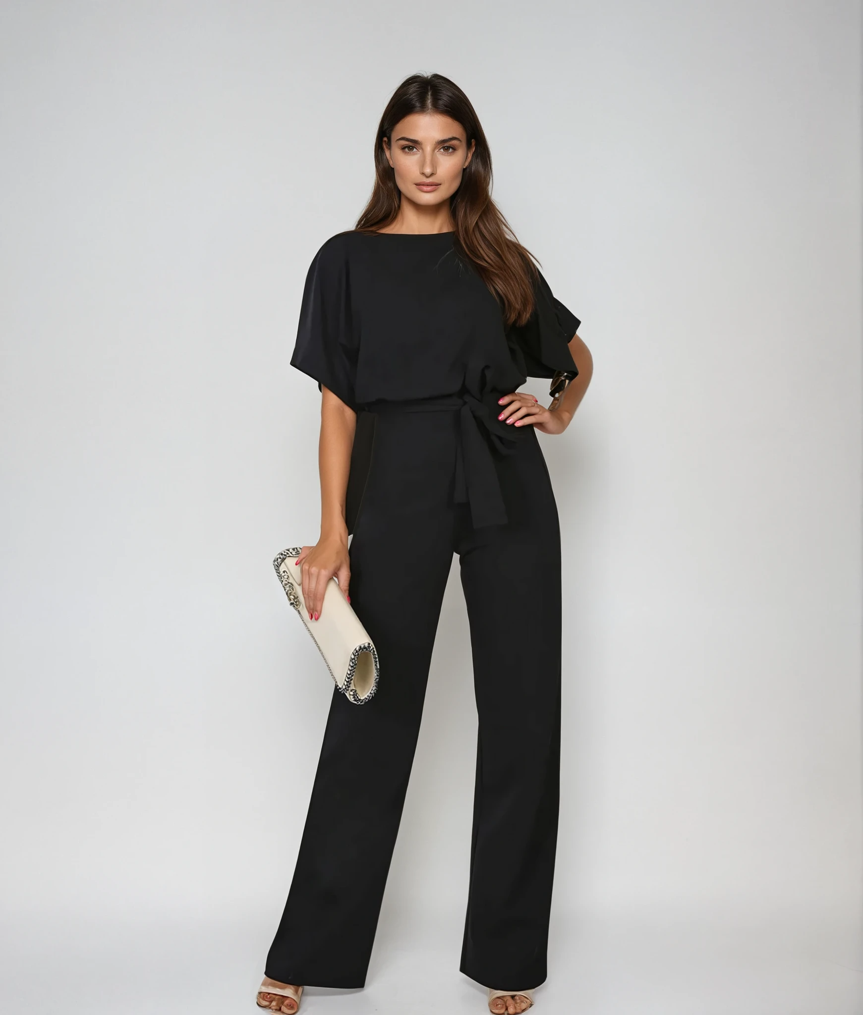 Amaya_Noir_Elegante_Jumpsuit_met_Tijdloze_Pasvorm_Zwart.png