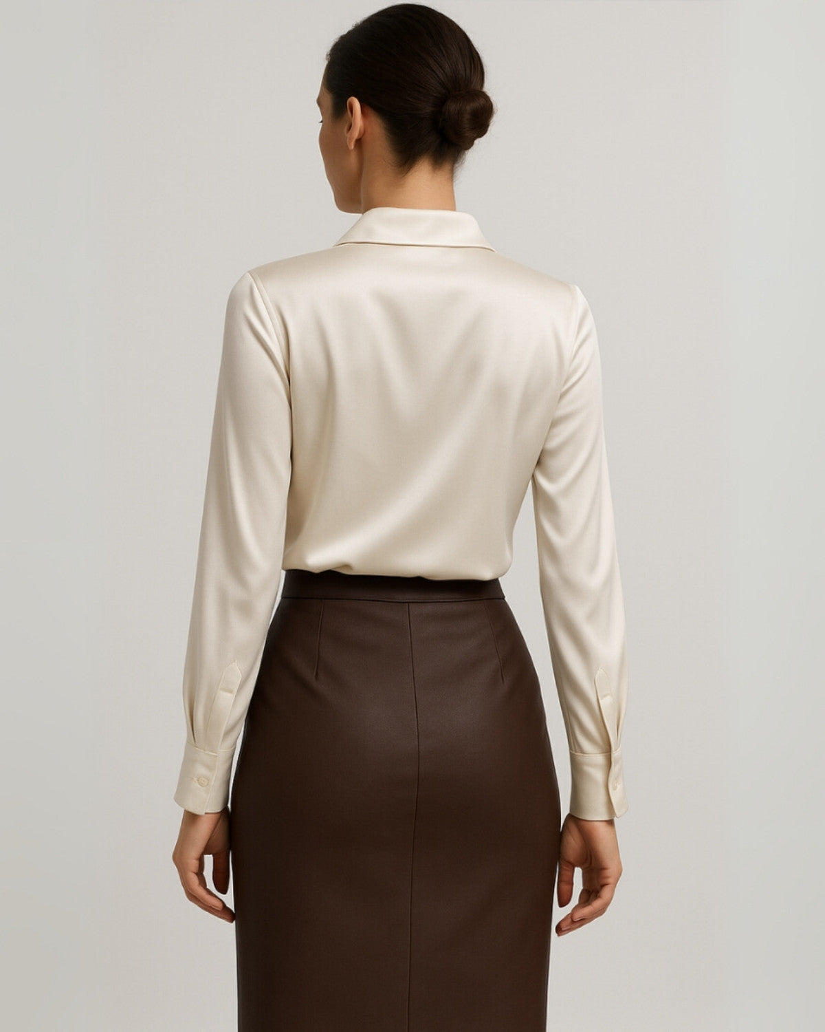 Aurelia Valente | Satijnen Blouse met Tijdloze Klasse