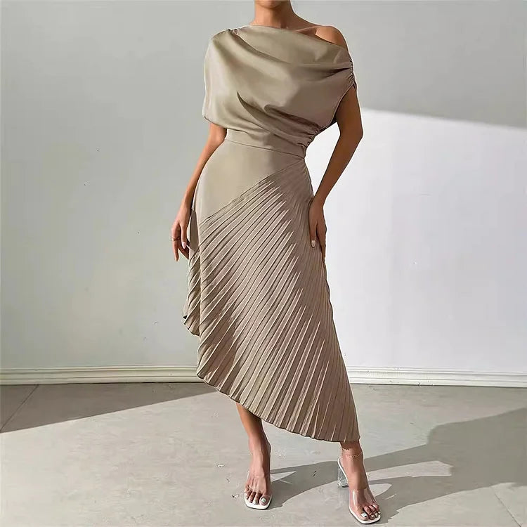 Elena Marivani | Luxe Asymmetrische Plissé Jurk