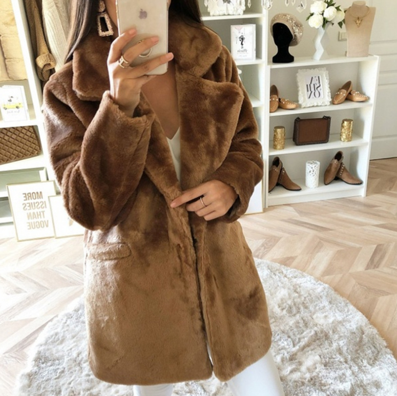 Erin_Moreau_Faux_Fur_Winterjas_met_Reverskraag_Bruin.png
