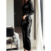 Giulia Fontane | Satijnen Bodycon Jurk met Ceintuur in Bourgondisch Rood