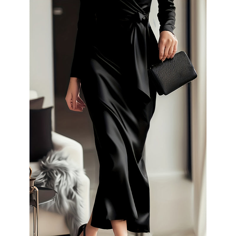 Giulia Fontane | Satijnen Bodycon Jurk met Ceintuur in Bourgondisch Rood