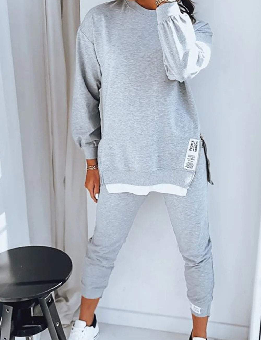 Juliette_Amour_Luxe_Loungewear_Set_met_Parijse_Allure_Grijs.jpg