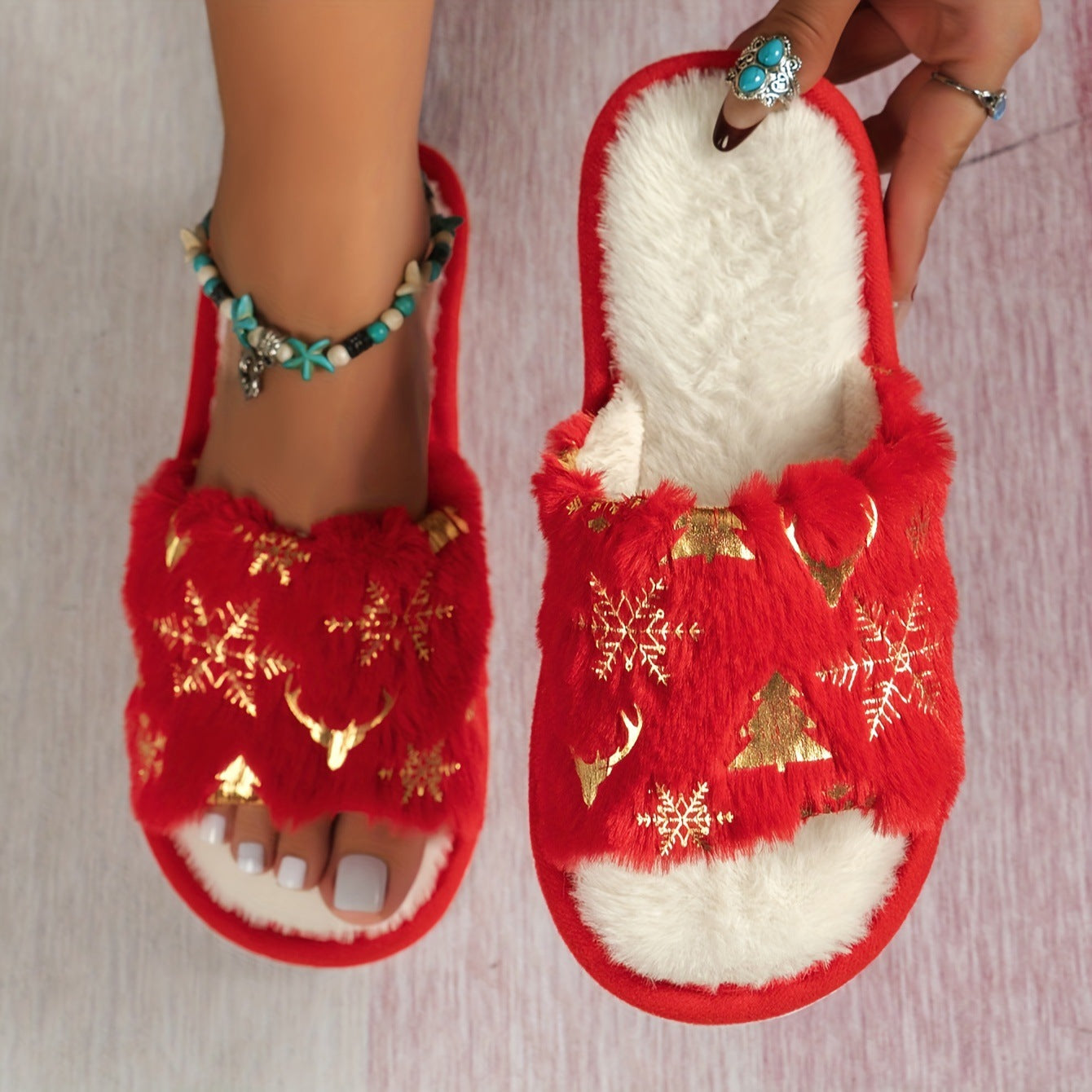 Maria_Kerst_Suede_Unisex_Slippers_Rood.jpg