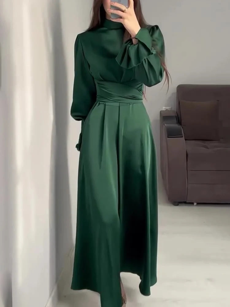 Seraphina Moreau | Satijnen Feestjurk in Smaragdgroen – Perfect voor Kerst & Oud & Nieuw