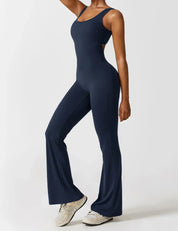 Noor Verfijnd | Flared V-Back Jumpsuit met Shaping Effect