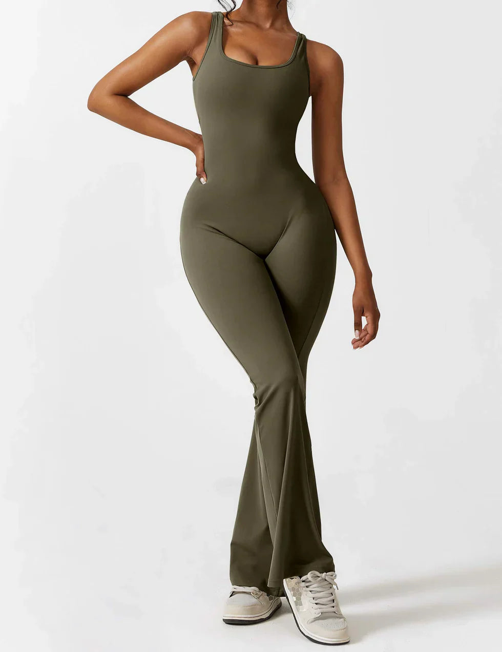 Noor Verfijnd | Flared V-Back Jumpsuit met Shaping Effect