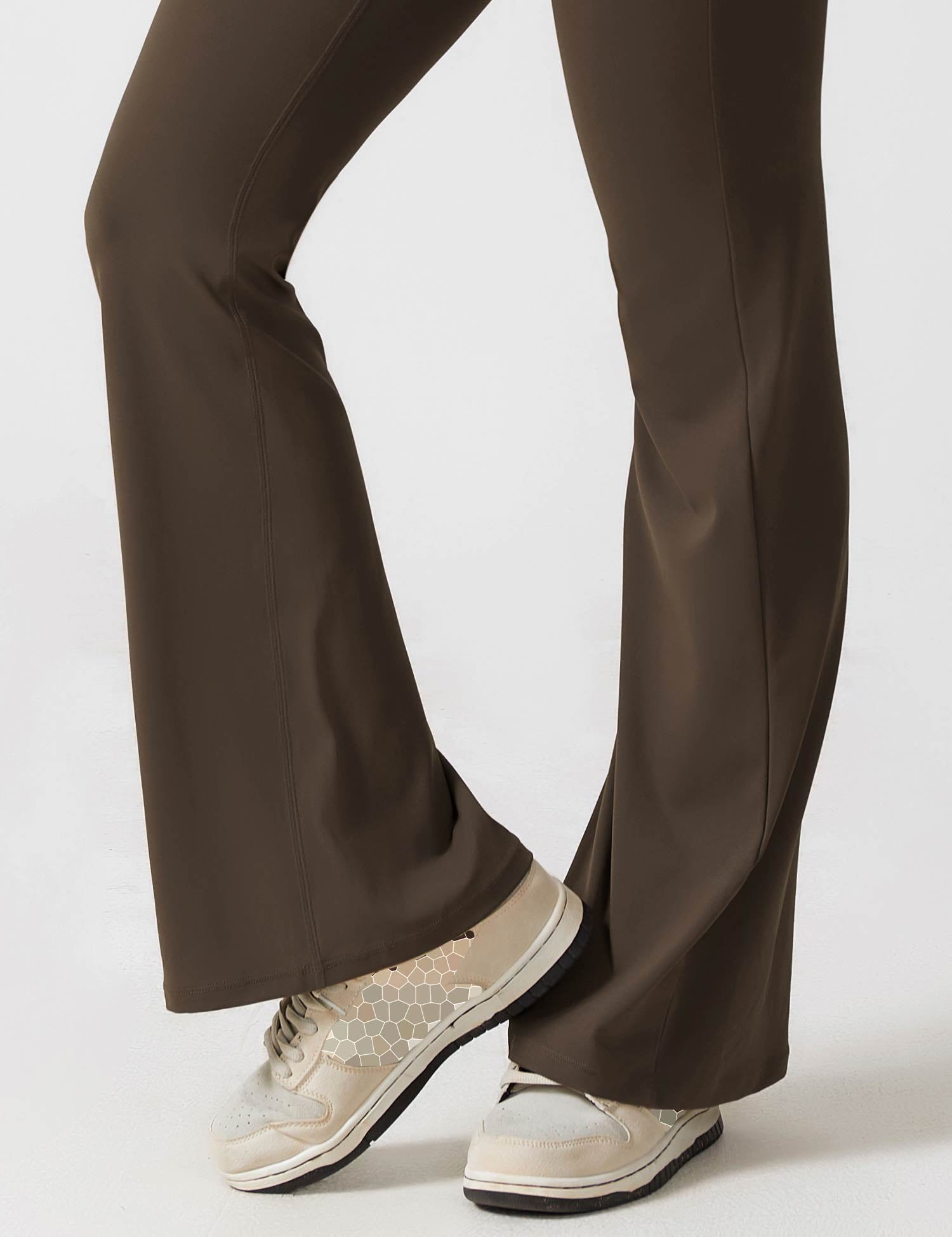 Noor Verfijnd | Flared V-Back Jumpsuit met Shaping Effect