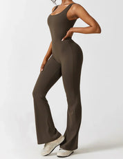 Noor Verfijnd | Flared V-Back Jumpsuit met Shaping Effect
