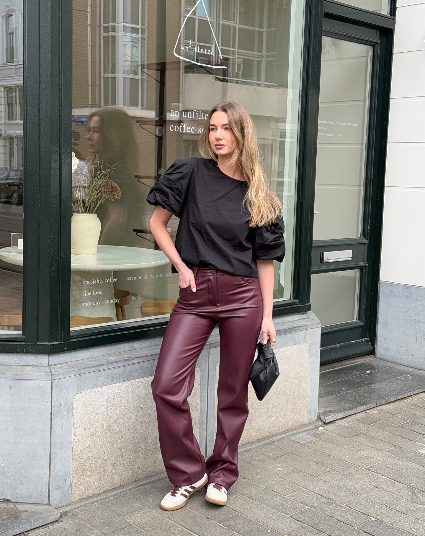 Petra Dominguez | Petite Leren Broek met Straight Leg in Bordeaux Rood
