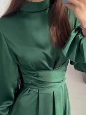 Seraphina Moreau | Satijnen Feestjurk in Smaragdgroen – Perfect voor Kerst & Oud & Nieuw