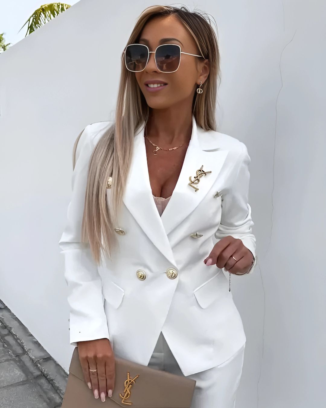 Giulia DeLune | Luxe Double-Breasted Damespak met Metallic Knopen